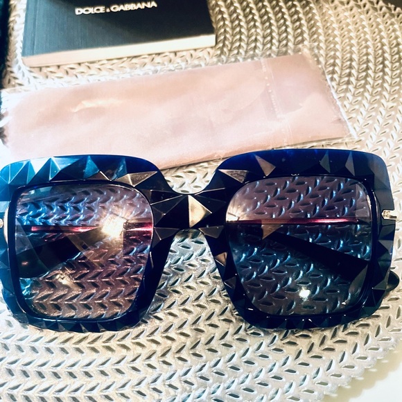 Dolce & Gabbana Navy Blue and Gold Oversized Sunglasses DG 6111 - Picture 5 of 11